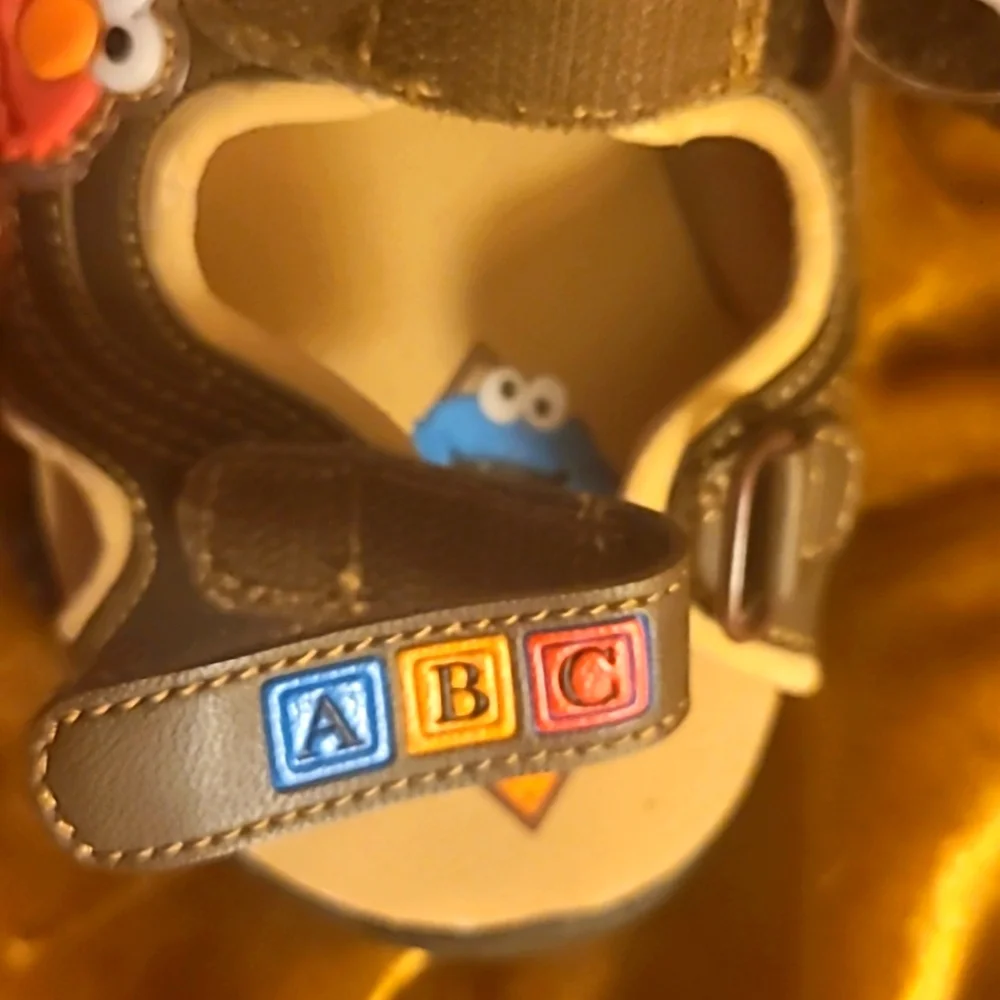 New Еlmo Sesami Street Cute Sandels for a Kid. Size 7. New Newer Worn. - Picture 5 of 6